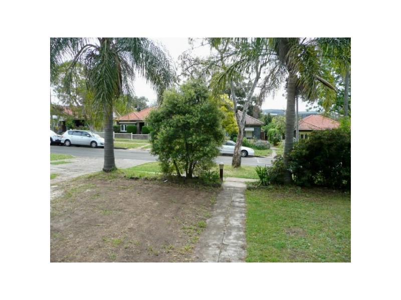8 MERVILLE AVENUE, Concord West NSW 2138