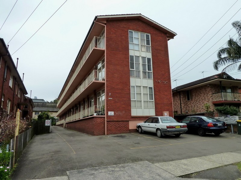 4/7 QUEENSBOROUGH, Croydon Park NSW 2133