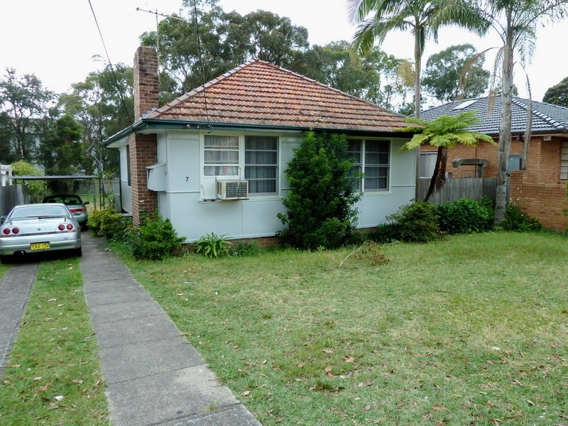 7 DREW STREET, Greenacre NSW 2190