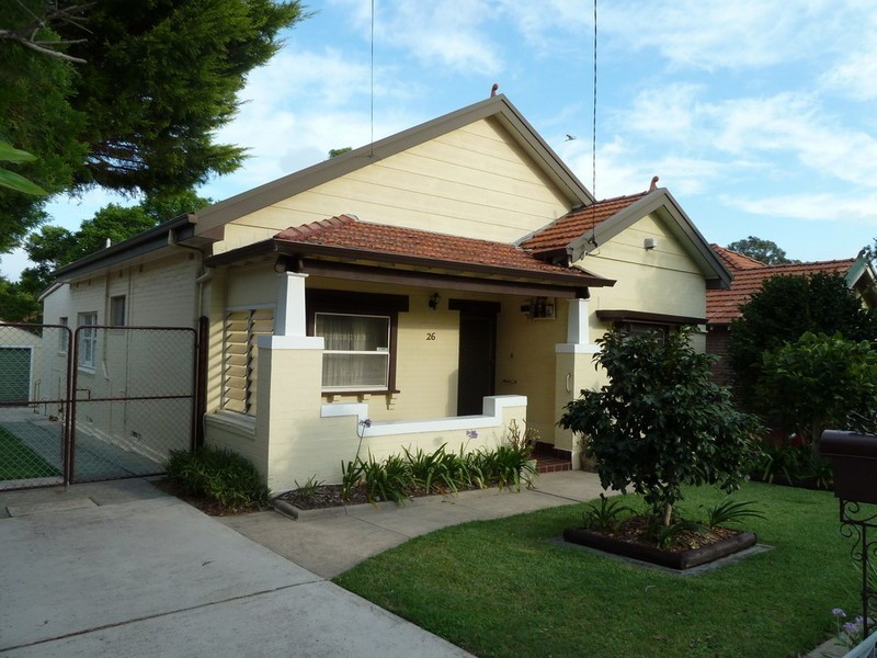 26 HILLCREST AVENUE, Strathfield South NSW 2136