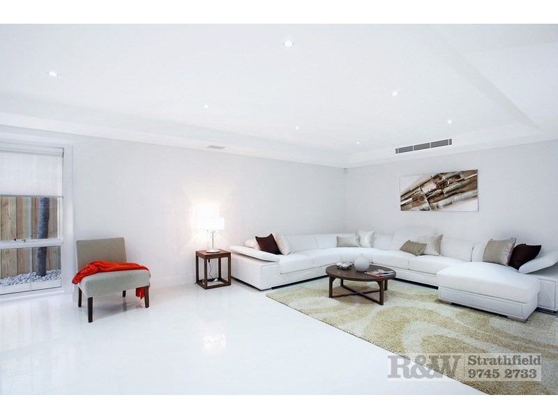30 COTSWOLD ROAD, Strathfield NSW 2135