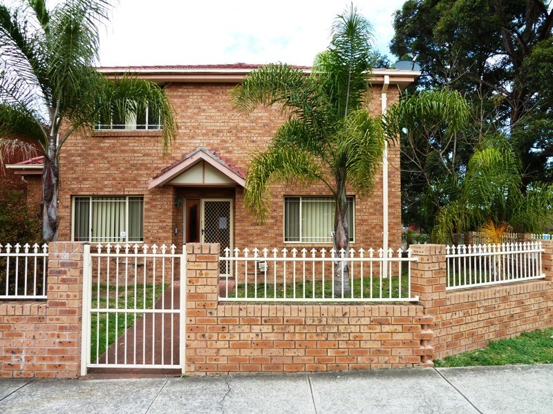 3/31 Tangarra st, Croydon Park NSW 2133