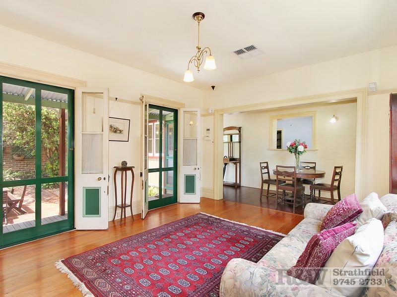 33 ABBOTSFORD ROAD, Homebush NSW 2140