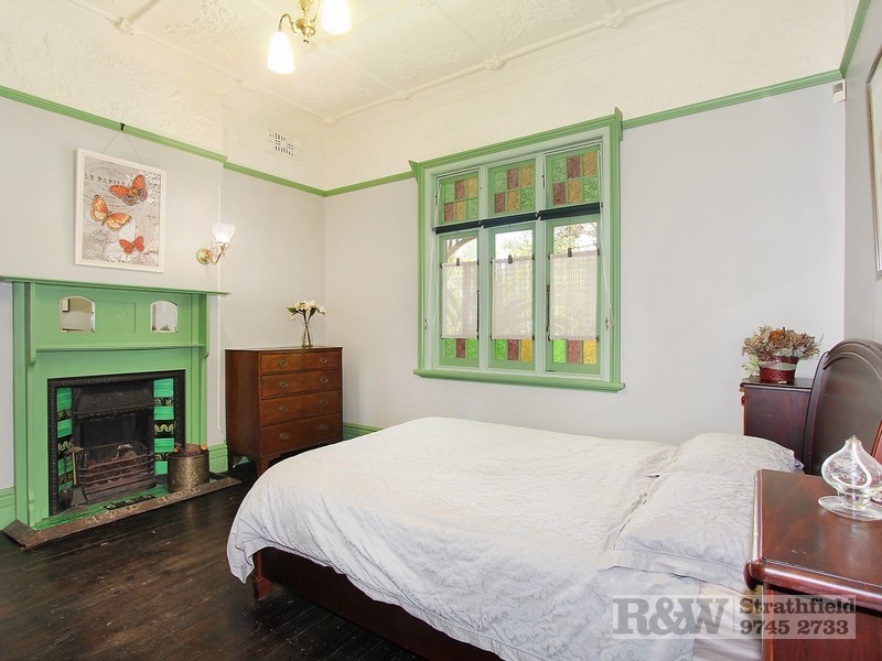 33 ABBOTSFORD ROAD, Homebush NSW 2140