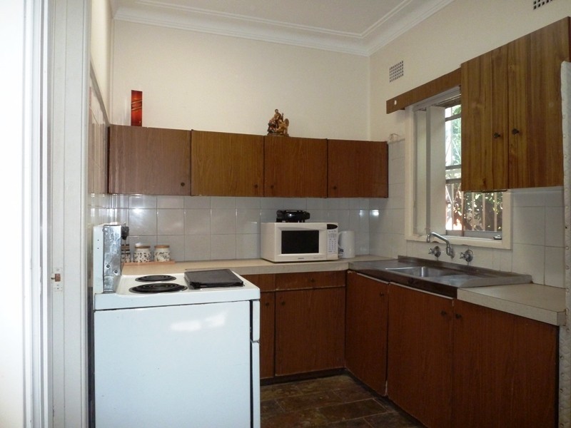 41 ROSEBANK AV, Kingsgrove NSW 2208