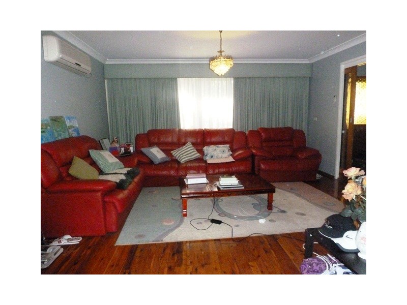 3 ISLINGTON CRESCENT, Greenacre NSW 2190