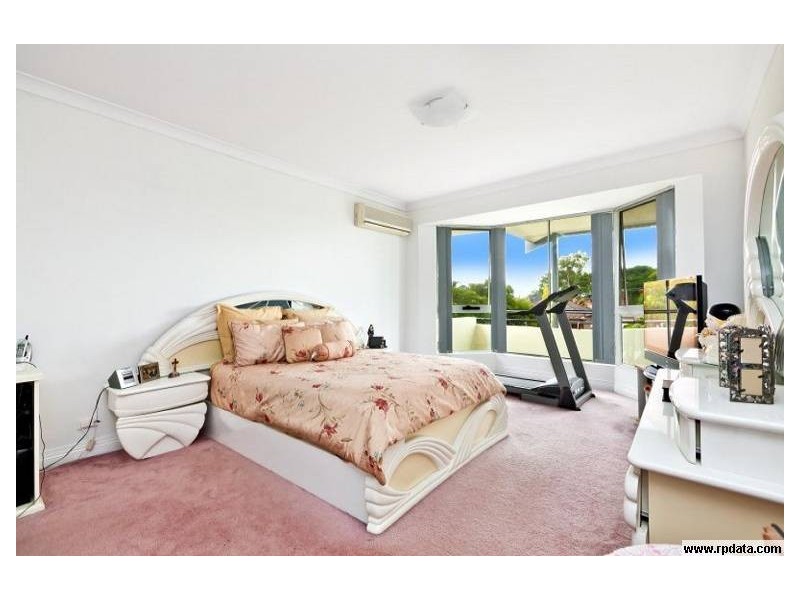 28 COTSWOLD ROAD, Strathfield NSW 2135