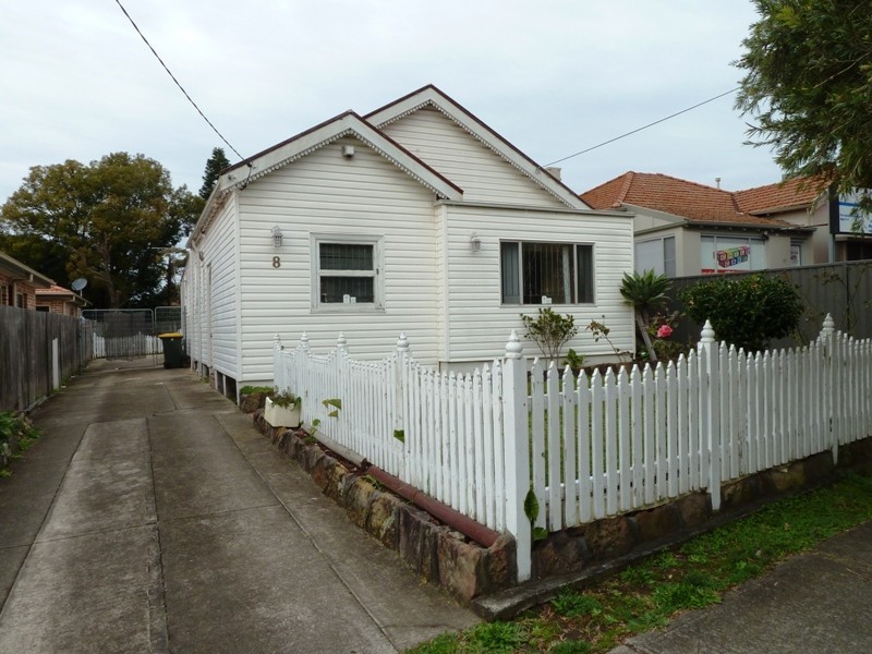 8 DOWNES ST, Belfield NSW 2191