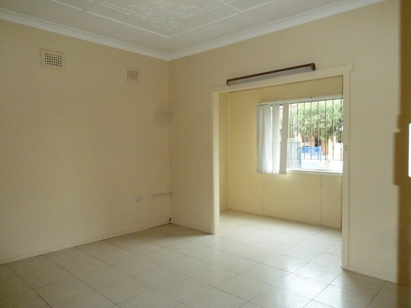 8 DOWNES ST, Belfield NSW 2191