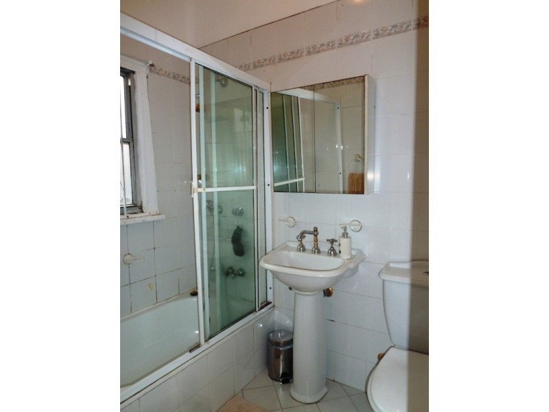 8 DOWNES ST, Belfield NSW 2191