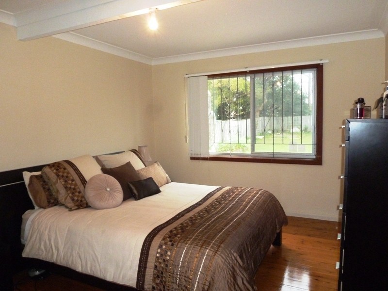 8 DOWNES ST, Belfield NSW 2191