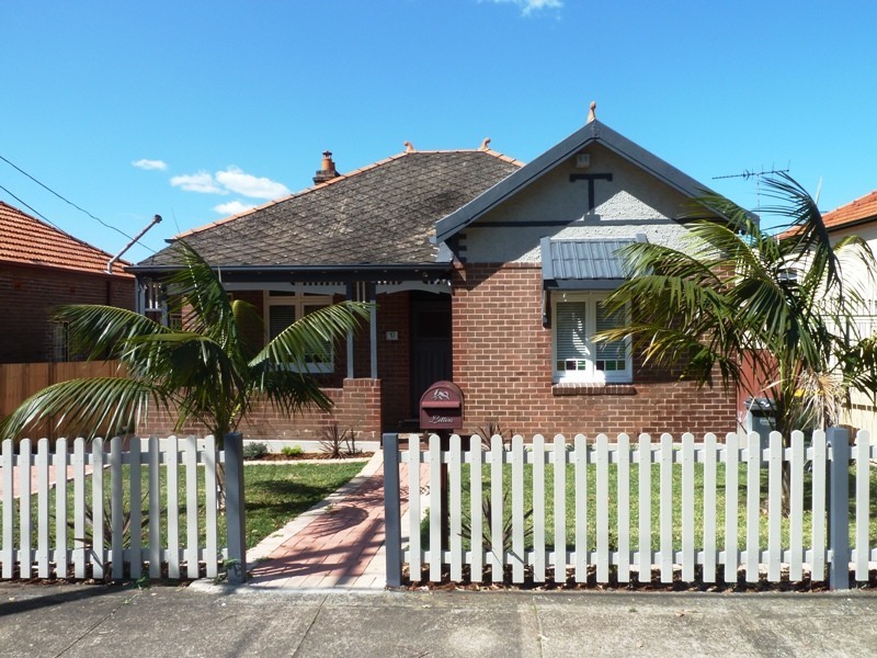10 LINDSAY ST, Burwood NSW 2134