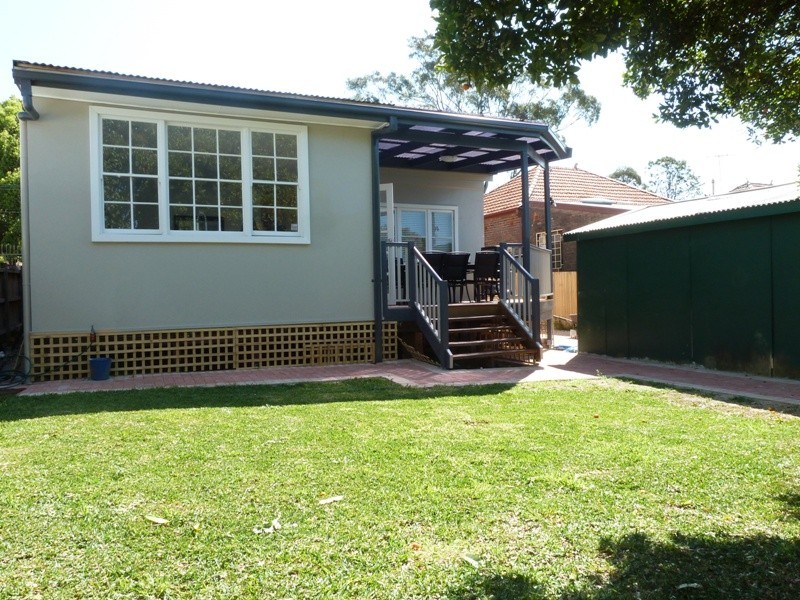 10 LINDSAY ST, Burwood NSW 2134