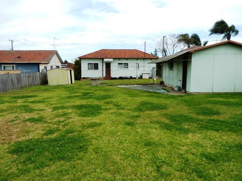 5 NAPOLEON ROAD, Greenacre NSW 2190