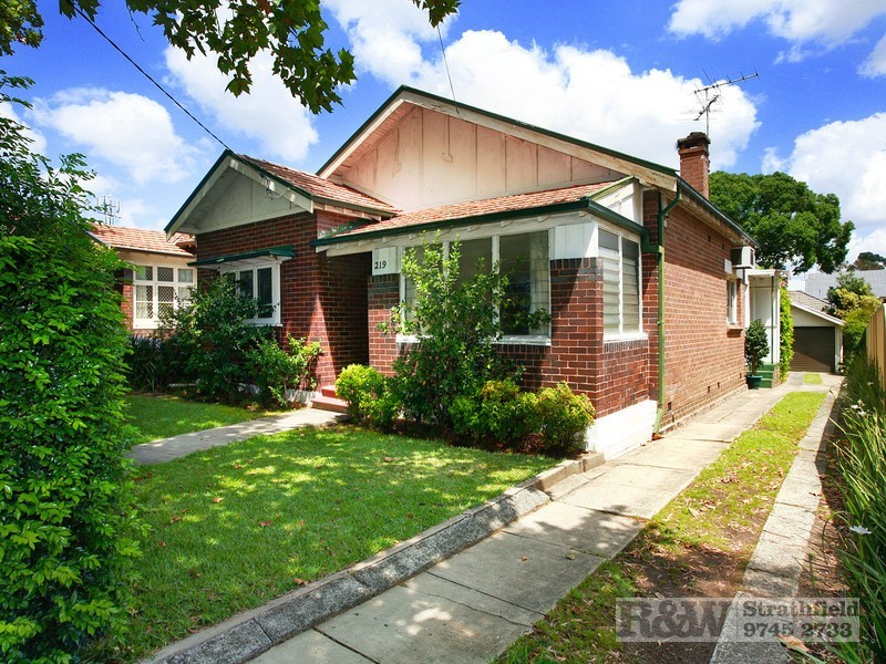 219 HOMEBUSH ROAD, Strathfield NSW 2135