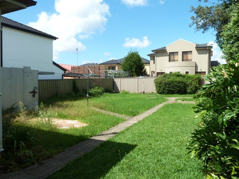 174 JUNO PARADE, Greenacre NSW 2190