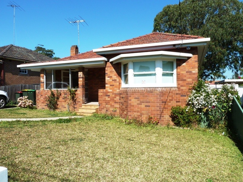 4 MENA STREET, North Strathfield NSW 2137