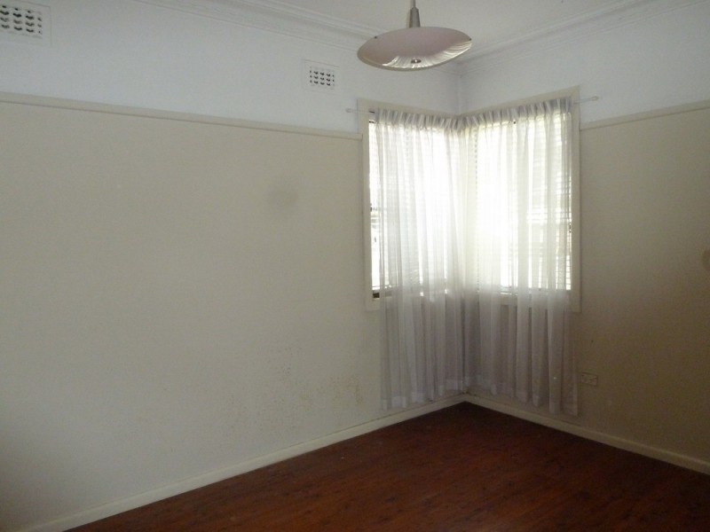 13 MUNRO STREET, Sefton NSW 2162