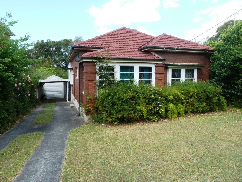 10 STRATHLORA STREET, Strathfield NSW 2135