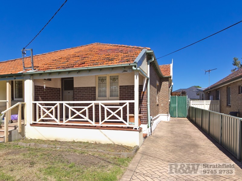 33 LENNARTZ STREET, Croydon Park NSW 2133