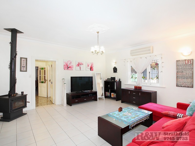 33 LENNARTZ STREET, Croydon Park NSW 2133