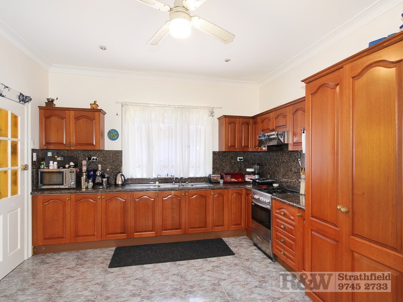 33 LENNARTZ STREET, Croydon Park NSW 2133