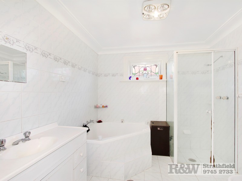 33 LENNARTZ STREET, Croydon Park NSW 2133