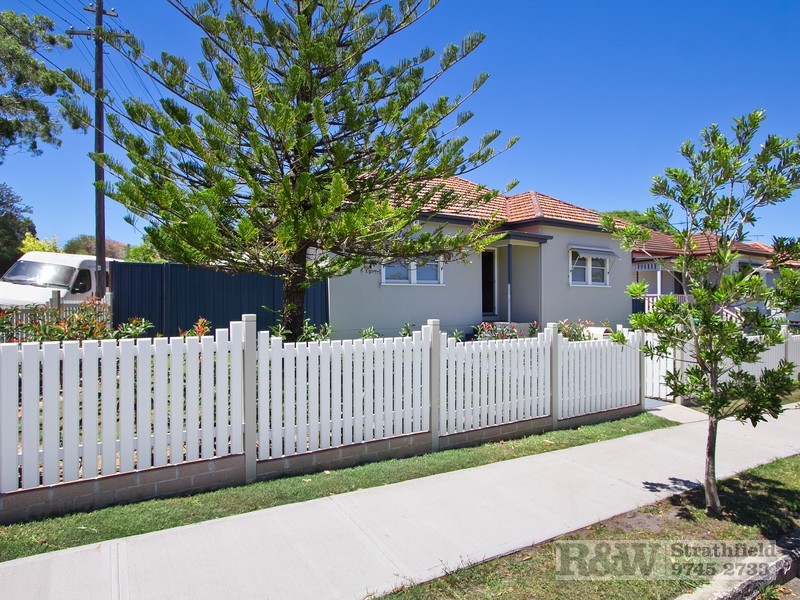 8 BEDE STREET, Strathfield South NSW 2136