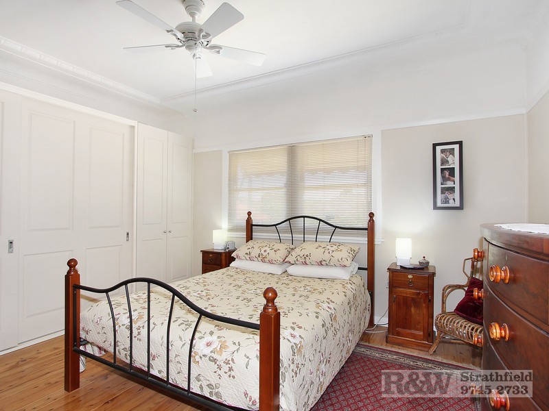 8 BEDE STREET, Strathfield South NSW 2136