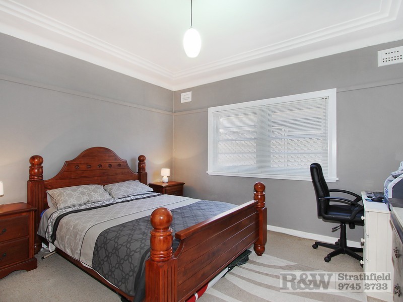 8 BEDE STREET, Strathfield South NSW 2136