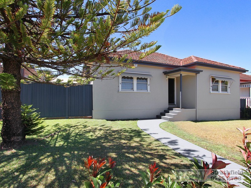 8 BEDE STREET, Strathfield South NSW 2136