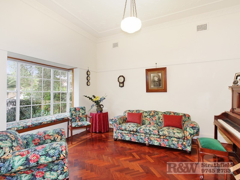 5 OXFORD ROAD, Strathfield NSW 2135