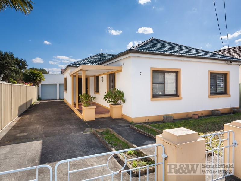 7 LANG STREET, Croydon NSW 2132