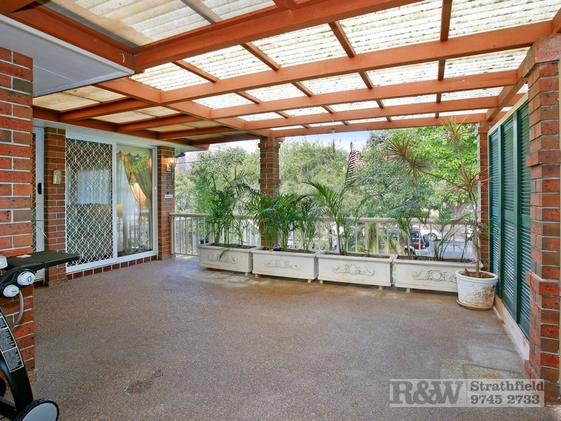 2/27 CHURCHILL AVENUE, Strathfield NSW 2135