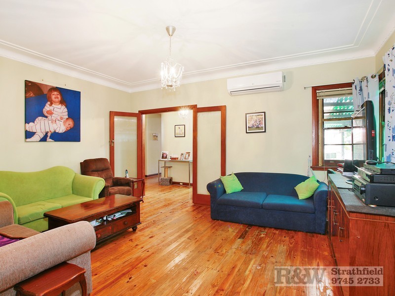 8 MELVILLE AVENUE, Strathfield NSW 2135