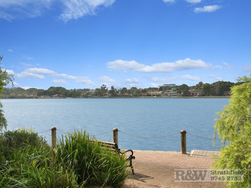 1/247G Burwood Rd, Concord NSW 2137