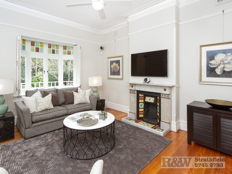 4 APPIAN WAY, Burwood NSW 2134