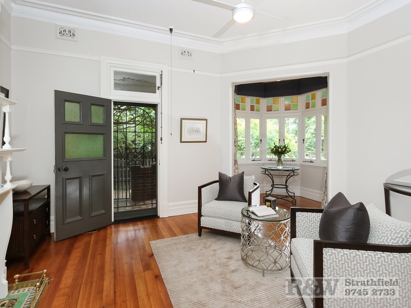4 APPIAN WAY, Burwood NSW 2134