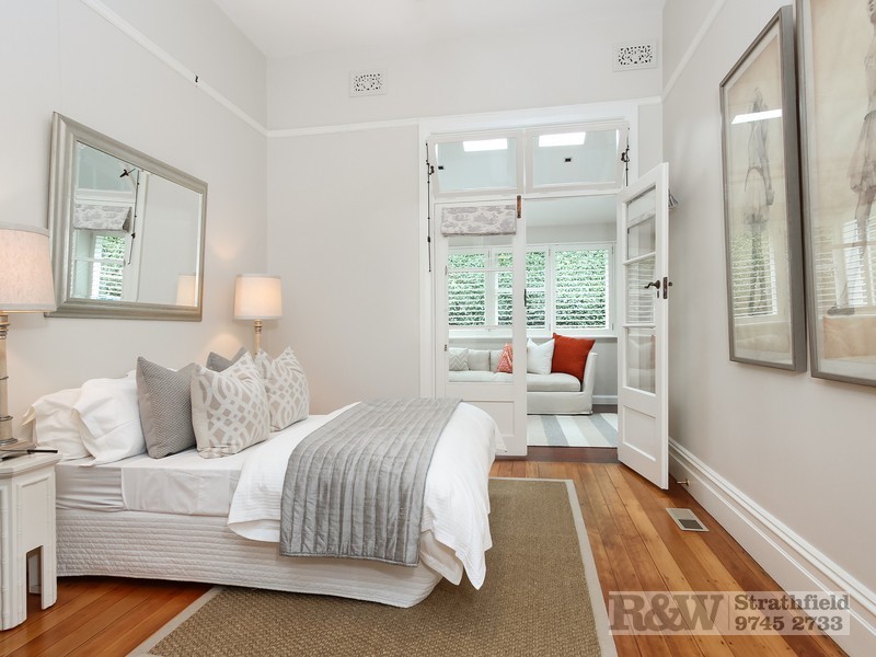 4 APPIAN WAY, Burwood NSW 2134