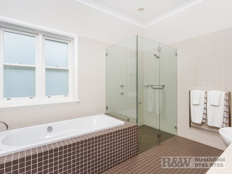 4 APPIAN WAY, Burwood NSW 2134