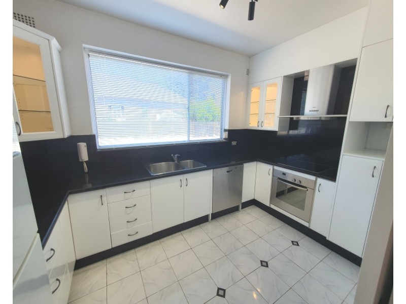 2/31 CHURCHILL AVENUE, Strathfield NSW 2135