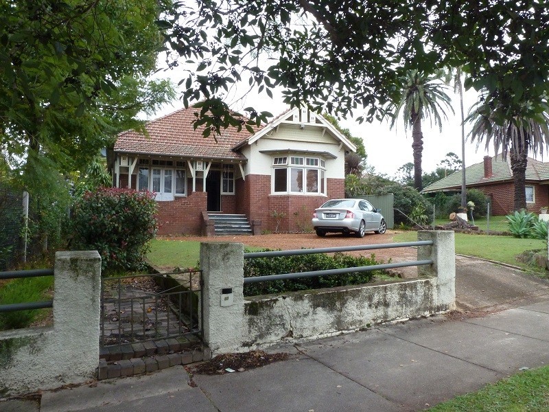 60 THE CRESCENT, Homebush NSW 2140