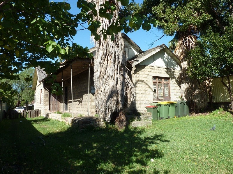 87 Woodville Rd, Granville NSW 2142