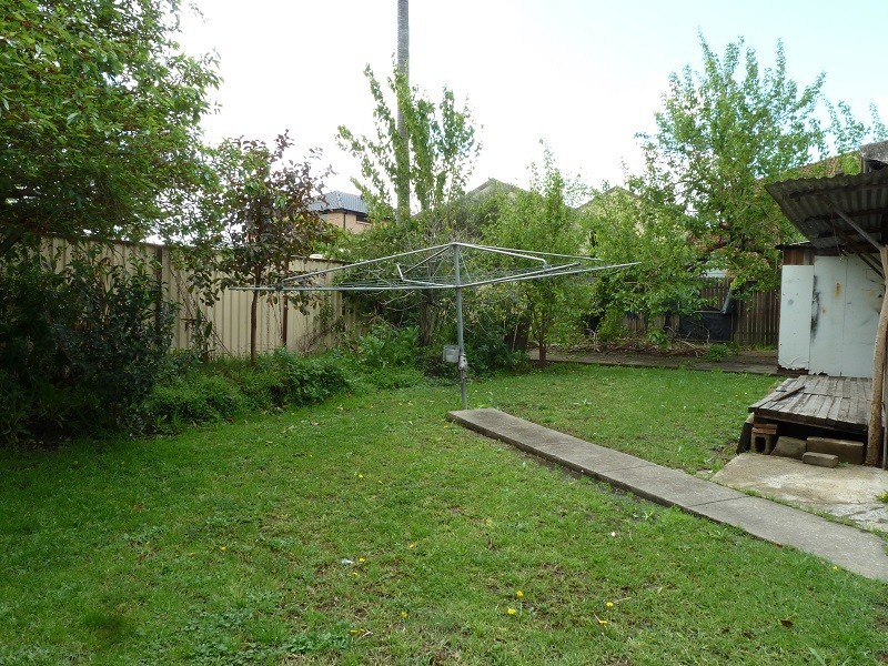 279 WATERLOO RD, Greenacre NSW 2190
