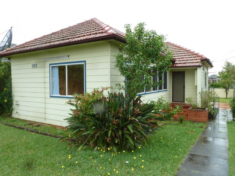 283 NOBLE AVENUE, Greenacre NSW 2190