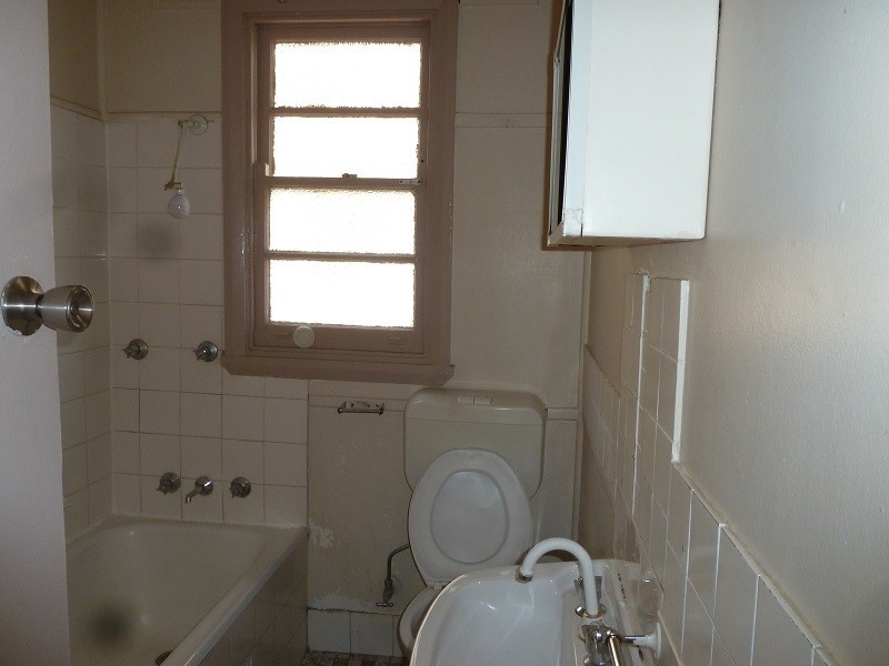 5 WILBUR STREET, Greenacre NSW 2190