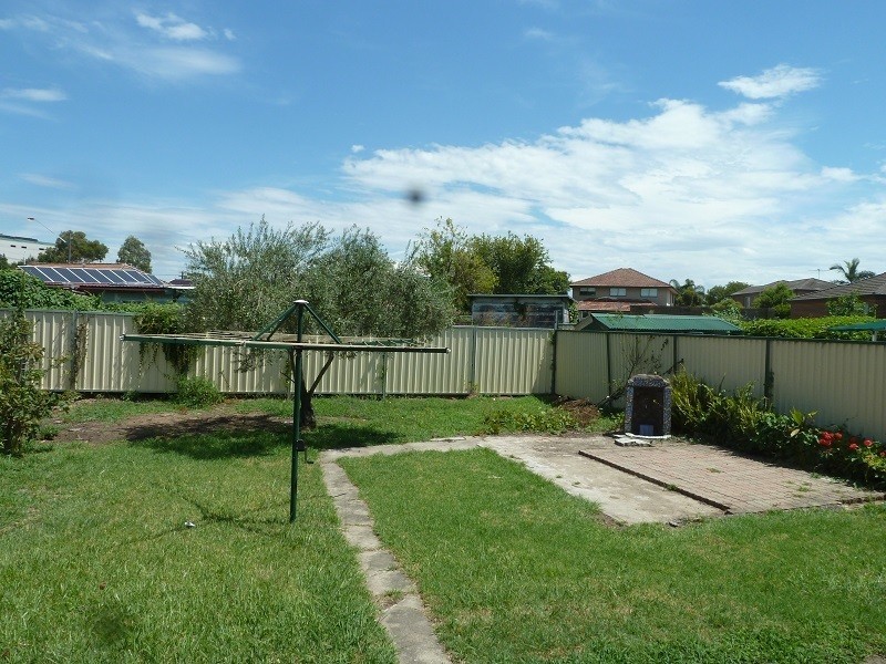 5 WILBUR STREET, Greenacre NSW 2190