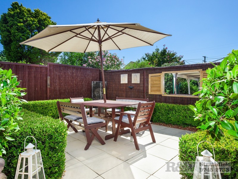 187 OLD KENT ROAD, Greenacre NSW 2190