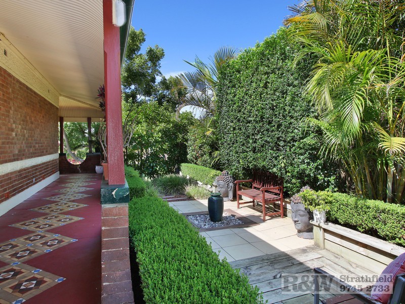 187 OLD KENT ROAD, Greenacre NSW 2190