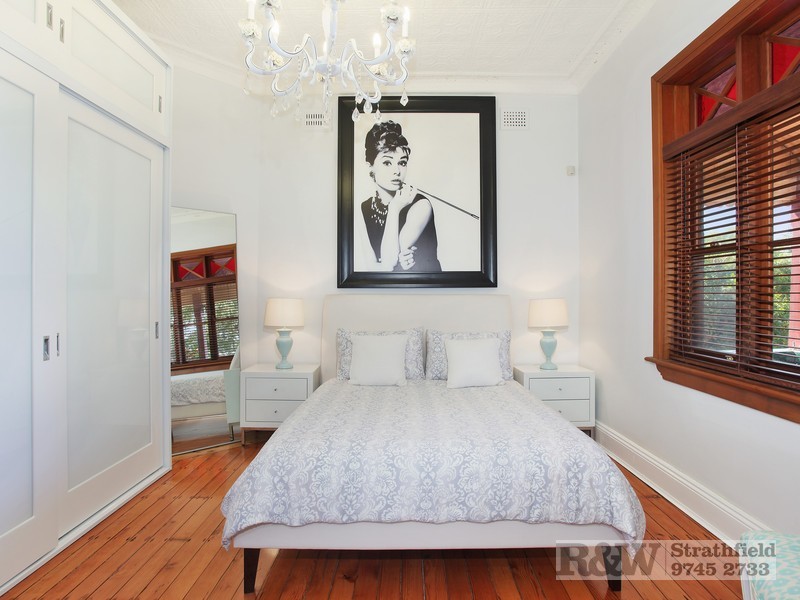 187 OLD KENT ROAD, Greenacre NSW 2190